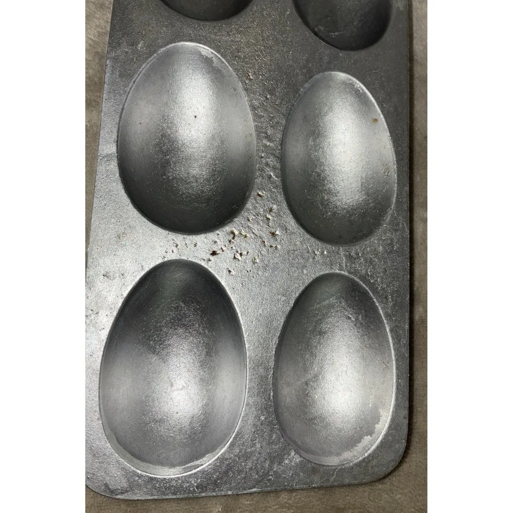 VTG Heavy Aluminum Cast Metal 8 Egg Candy Baking Mold Easter Farm Industrial Art